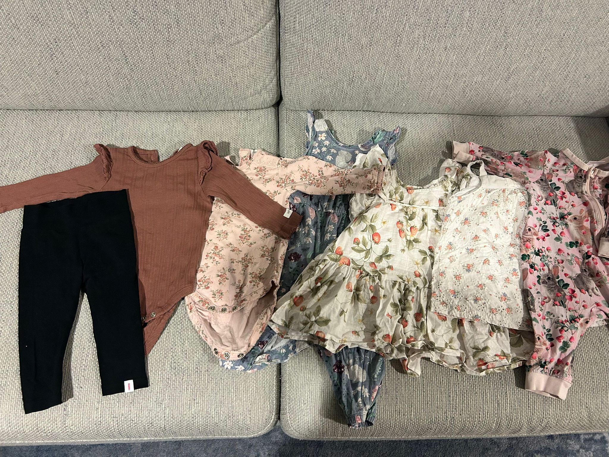 Baby girls clothes, 4-6 months